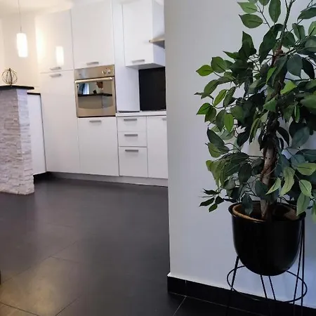 Apartman Petra 1 *
